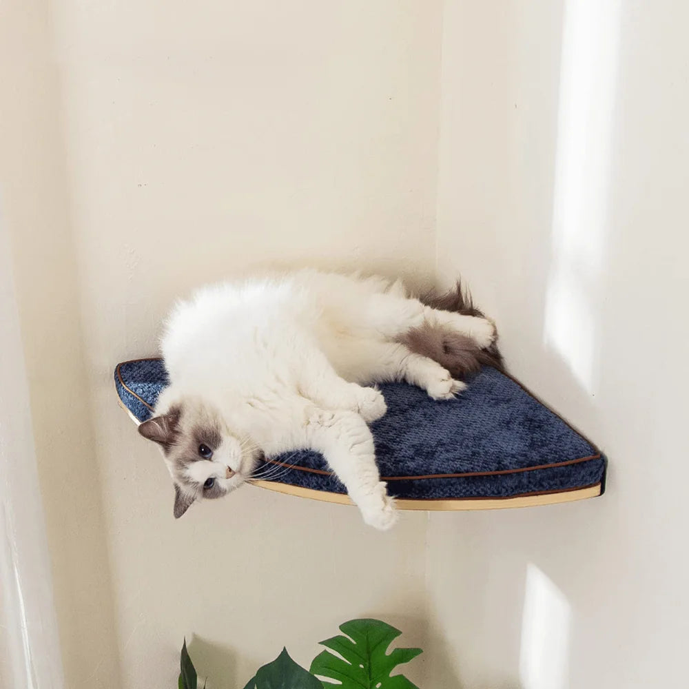 Plateforme murale d’angle pour chat – bois naturel et coussin amovible